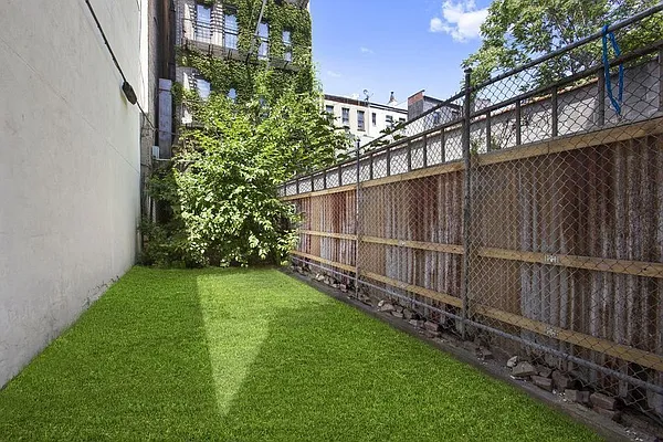 Rented by Merileads Inc. | media 8