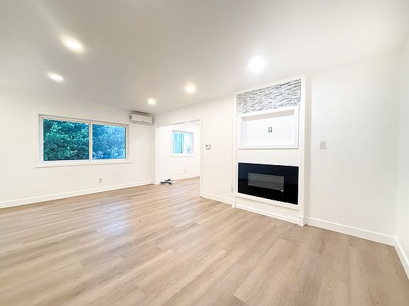 2nd image of 7661 Fountain Ave APT 4