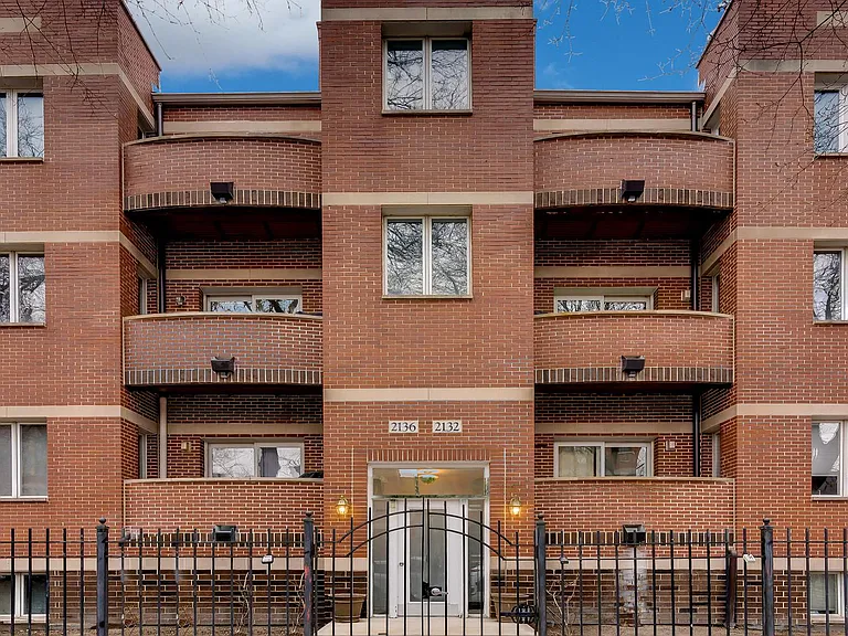 2132 W Evergreen Ave #1C — Photo 1