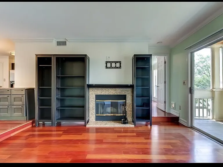 115 112th Ave NE #618 — Photo 11