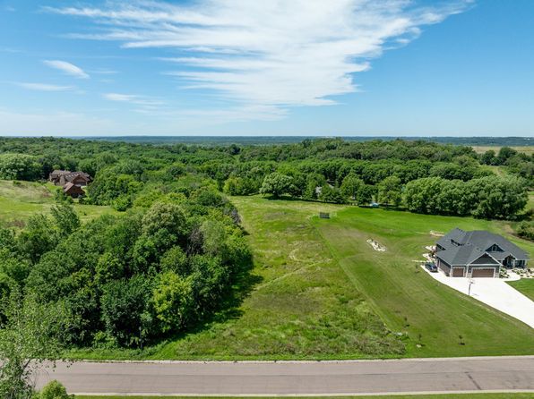 Steve Dr, Shakopee, MN 55379