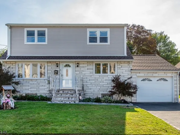 41 Springdale Ct, Clifton City, NJ 07013