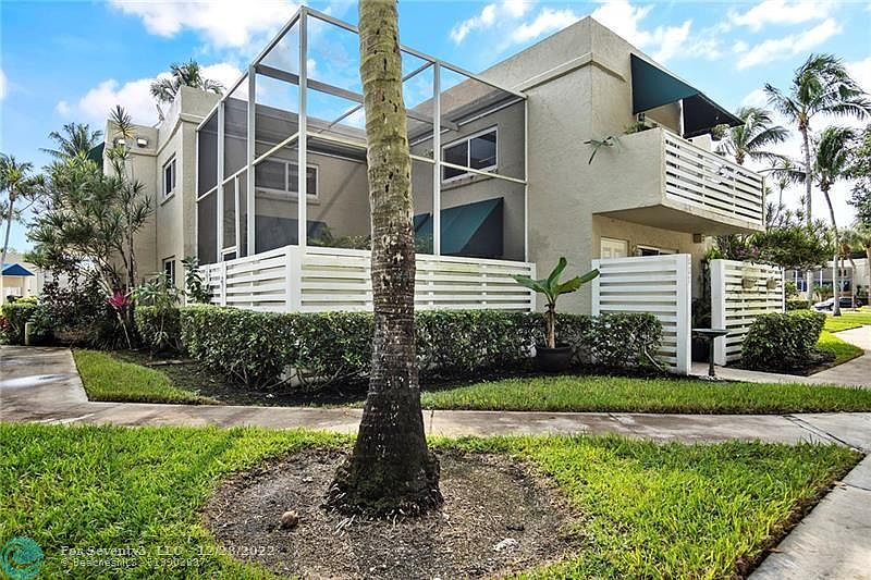 1st image of 527 NW 97th Ave #527