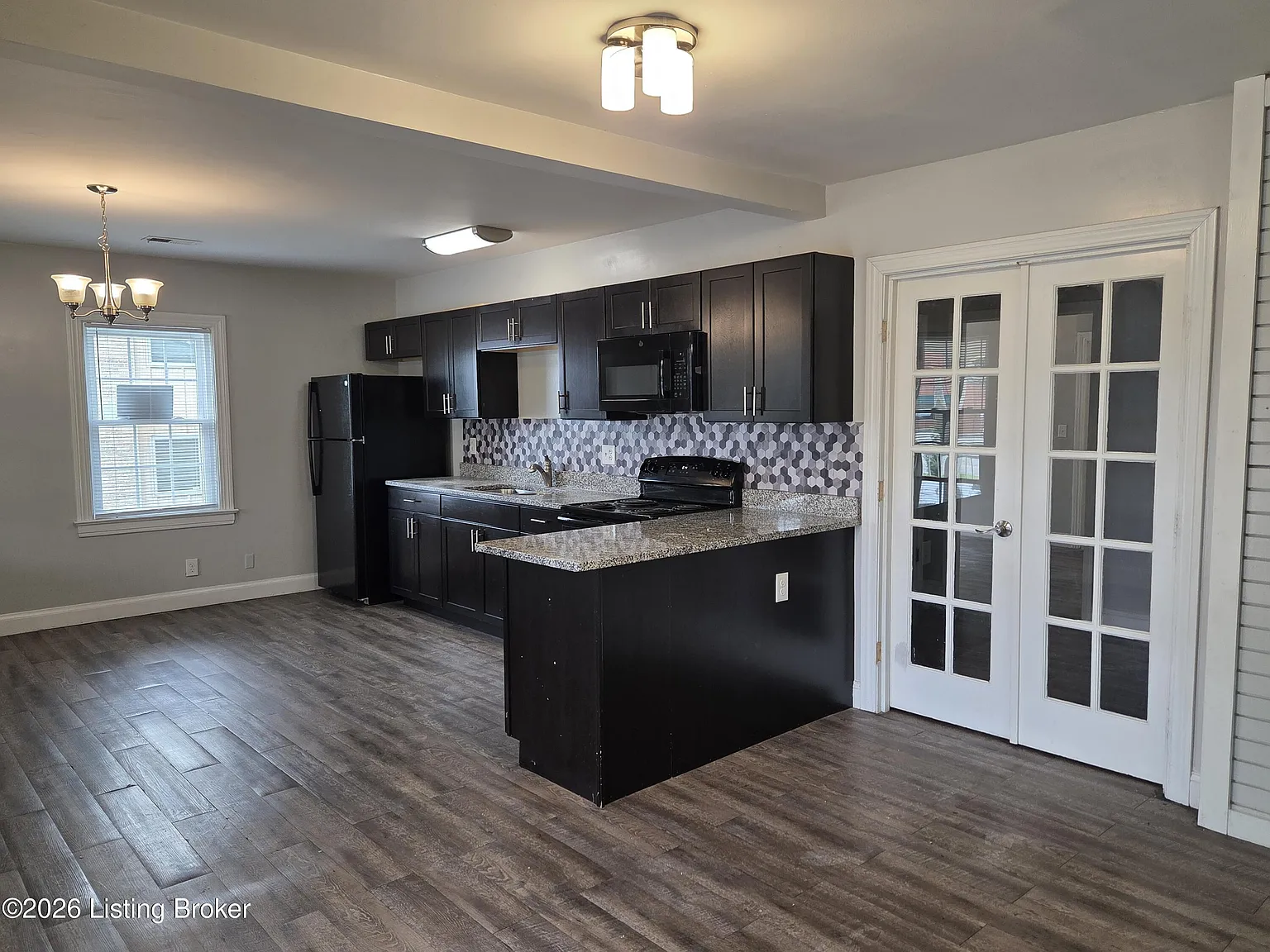 2 bed, 1.0 bath, 1066 sqft, $1,300 — Photo 1