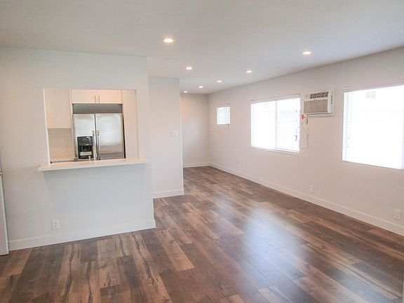 2nd image of 314 S Oxford Ave APT 9
