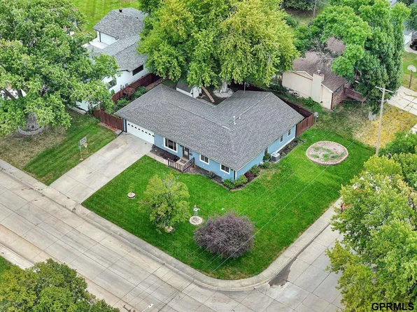 1602 N 16th St, Beatrice, NE 68310