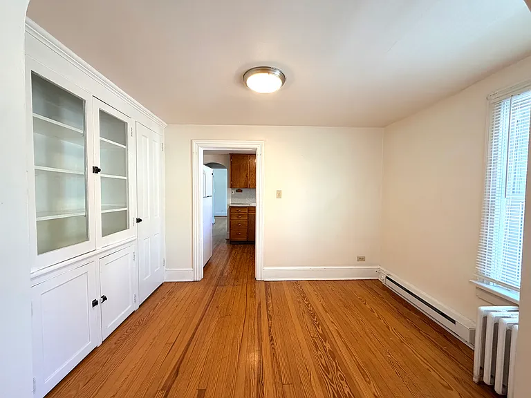 321 W Burke St #4 — Photo 4