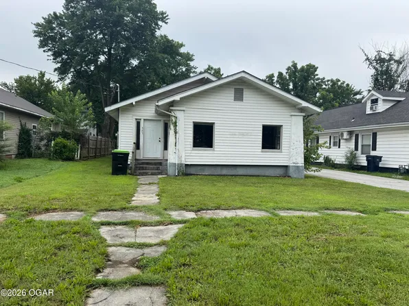 427 E 15th St, Baxter Springs, KS 66713