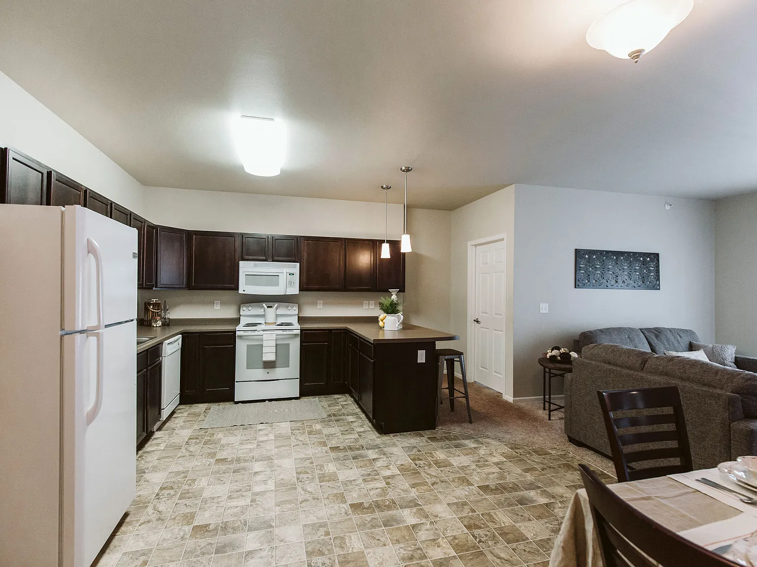 Diamond Bend Apartments — Photo 2
