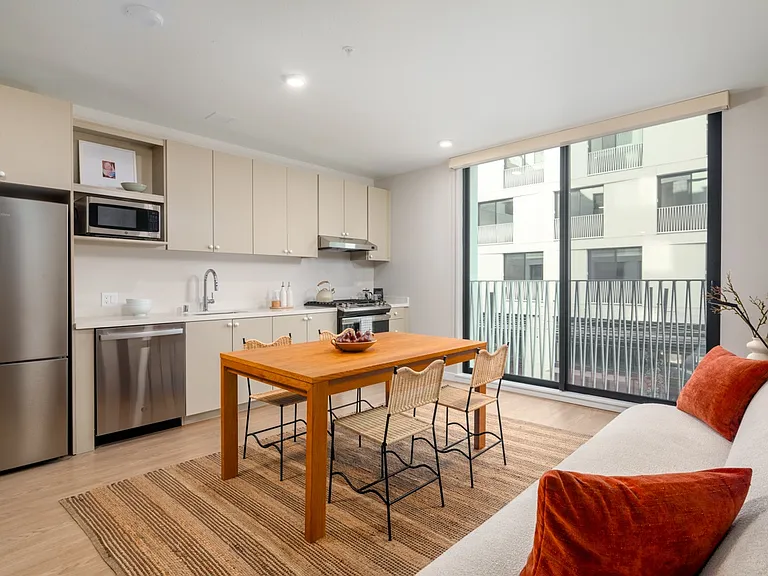 Park East — Photo 11