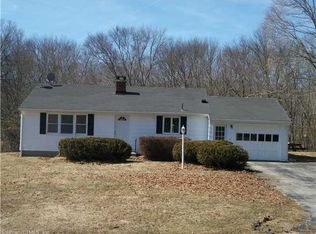 16 Maple Rd, Quaker Hill, CT 06375