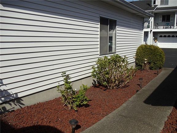 Sidewalk lights  to side entrance