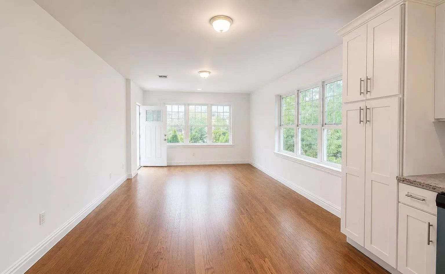 3 bed, $3,200 — Photo 1