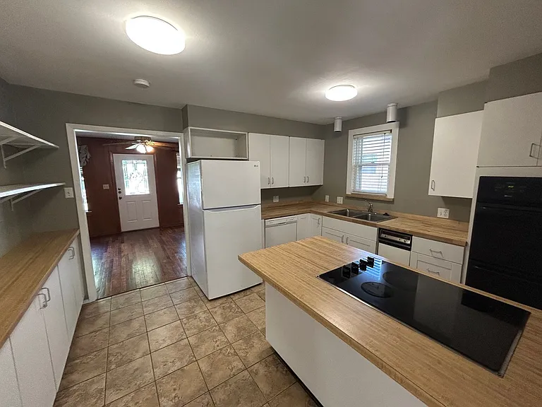 1030 Cole Ave — Photo 9