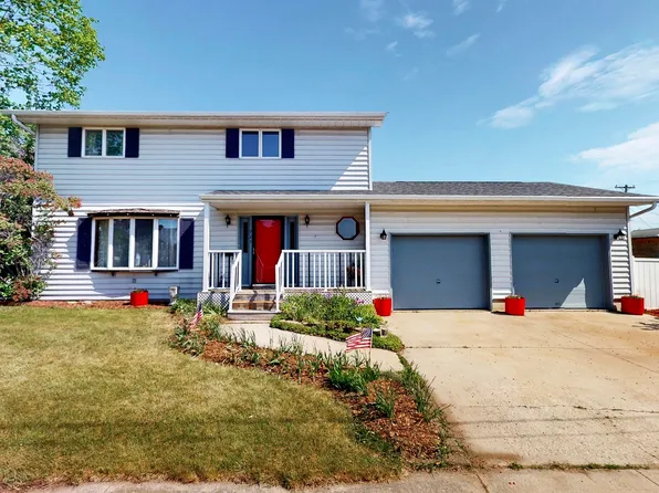 925 State St, Algoma, WI 54201