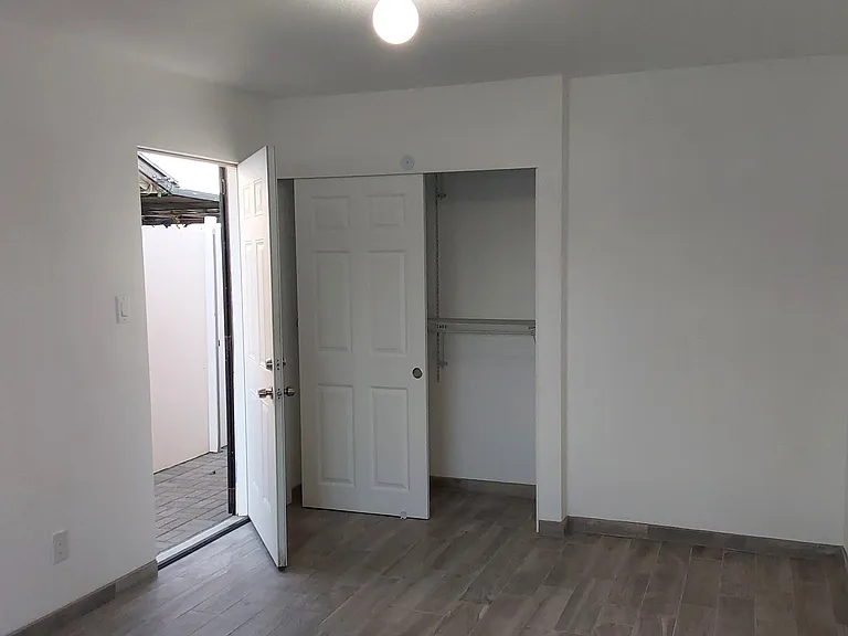 830 E Joyce Dr — Photo 1