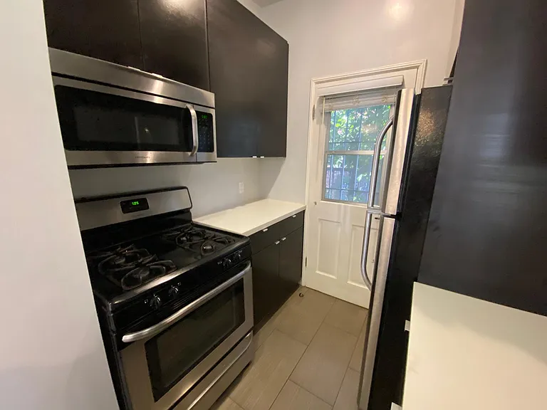 642 N Gardner St #644-1/2 — Photo 5