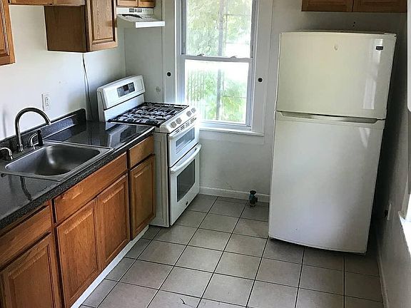 5th image of 315 S 5th Ave #3