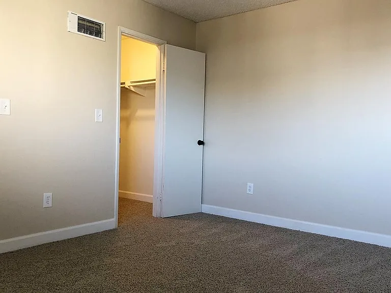 East Orange Village Apartments — Photo 42