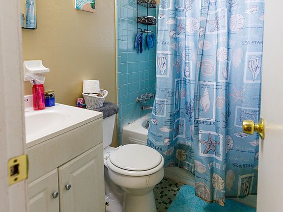 3rd image of 7054 Red Robin Dr
