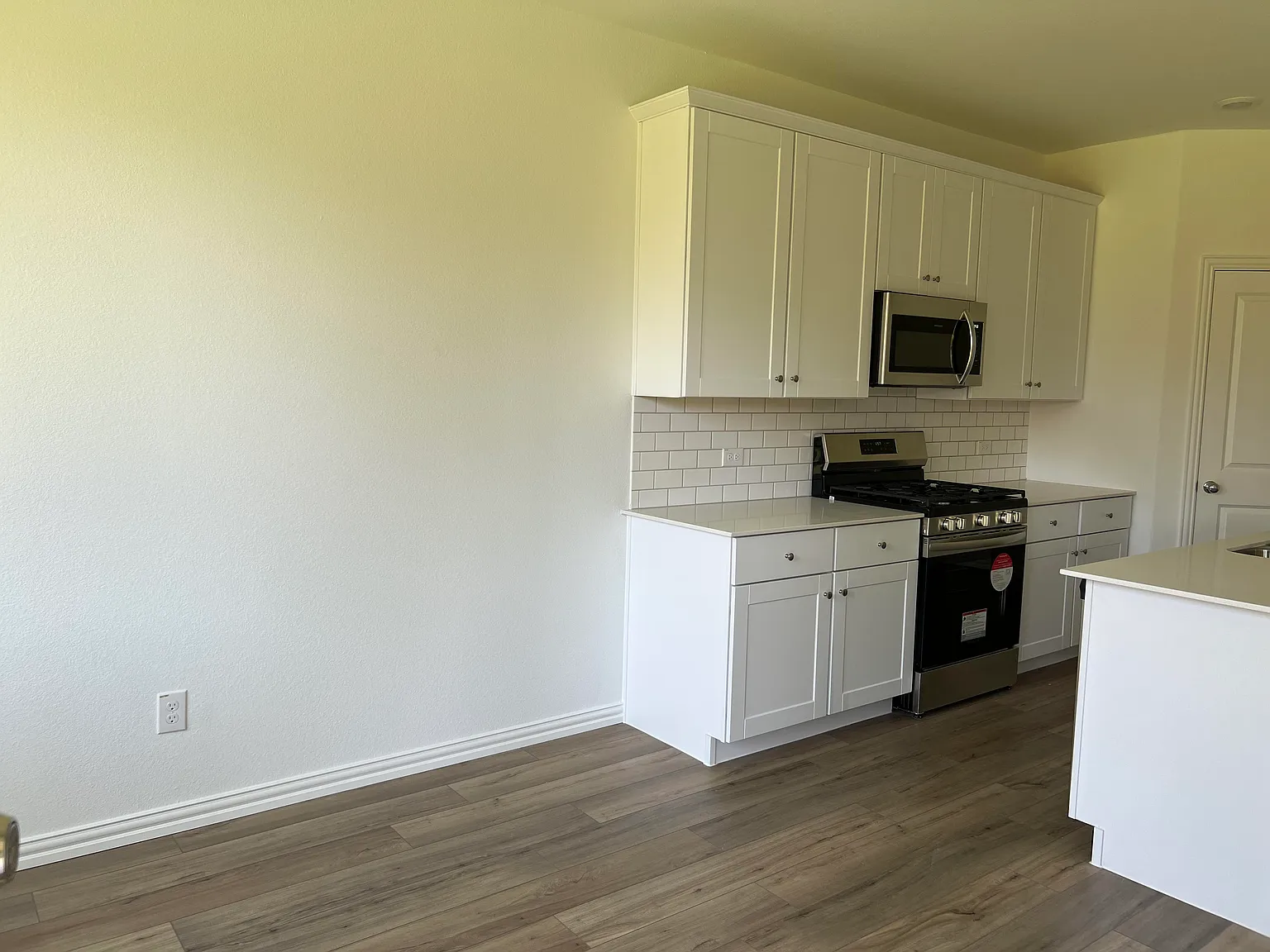 4 bed, 1838 sqft, $2,198 — Photo 4