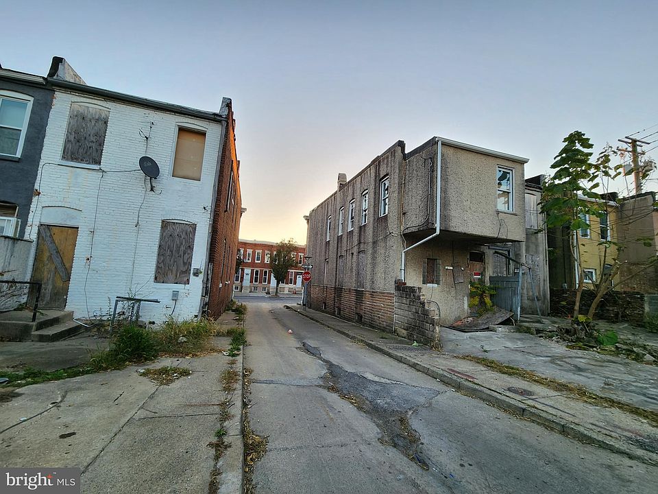 2nd image of 1905 Herbert St
