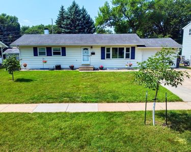 525 Maple Ln, Moorhead, MN, 56560