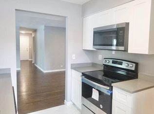 556 E Northwest Hwy #2, Palatine, IL
