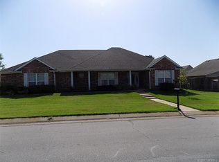 26473 Arrowood Dr, Claremore, OK 74019