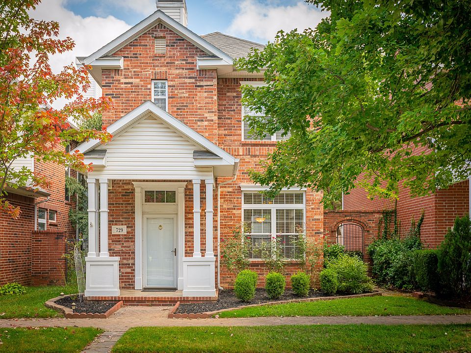 1st image of 729 Founders Park Dr E