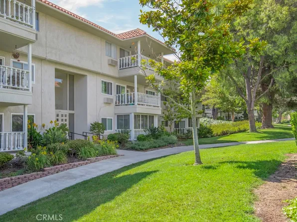 2400 Via Mariposa W Unit 1A, Laguna Woods, CA 92637