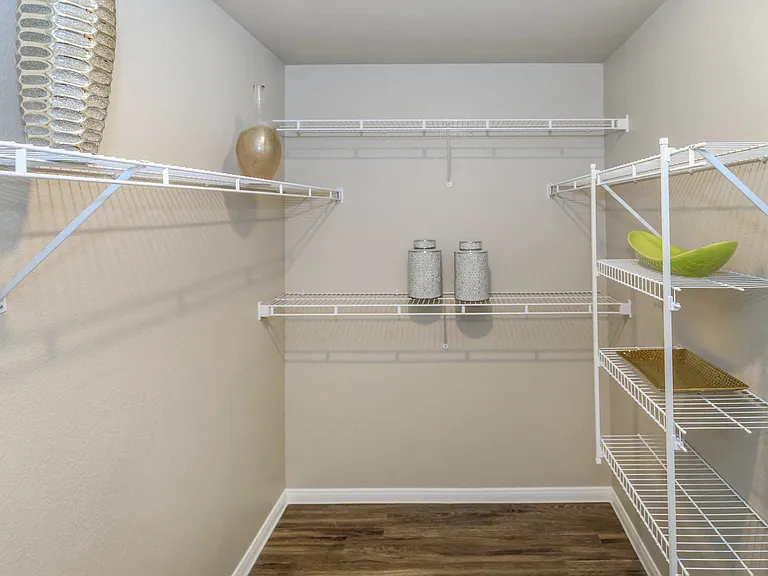 1e1/1f1 928 SQFT 1 Bed 1 Bath