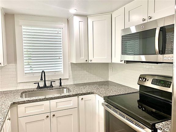 5th image of 101 Fairway Dr #101
