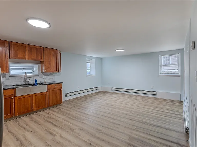 53 Berkley St #B — Photo 7