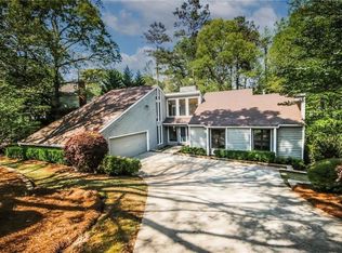 440 Dogleg Ct, Roswell, GA 30076