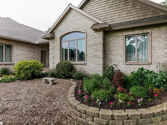 5th image of 7544 Whistlewood Dr SW