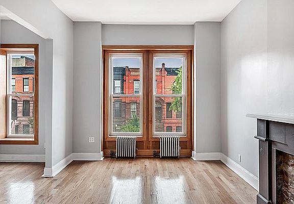 4th image of 684A Hancock St #2