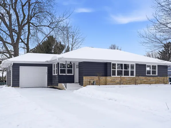 20685 Holiday Ave, Lakeville, MN 55044