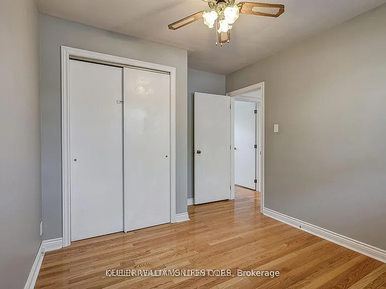 35 Thorncrest Cres — Photo 7