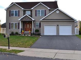 9 Marcel Ln, Piscataway, NJ 08854