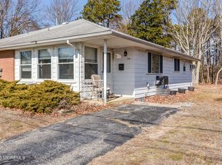 34 Parisian Dr, Toms River, NJ 08753