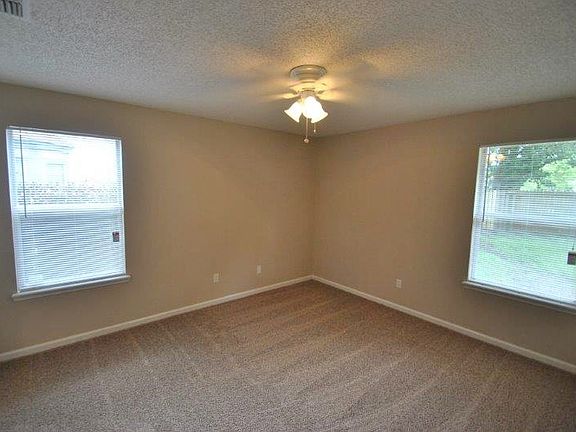 4th image of 7844 Moss Pointe Trl E