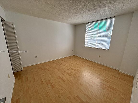 4th image of 126 SW 17th Rd APT 505