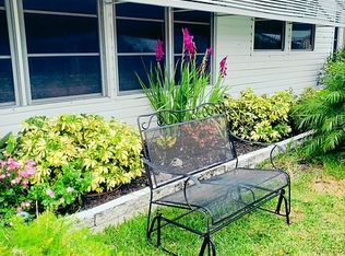 6061 Utopia Dr, Zephyrhills, FL 33540