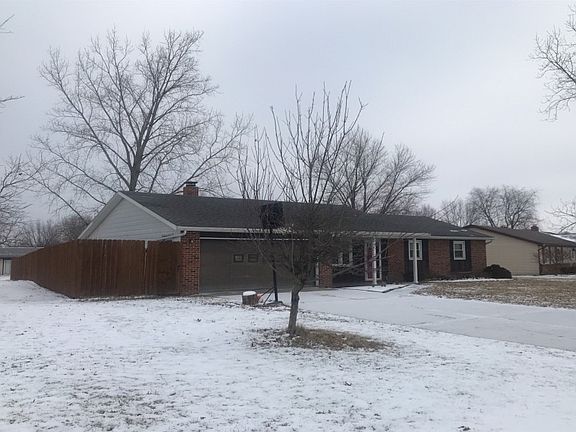 3rd image of 644 Wood Dr