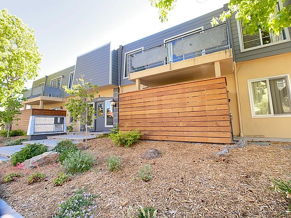 4th image of 2712 Flores St #209