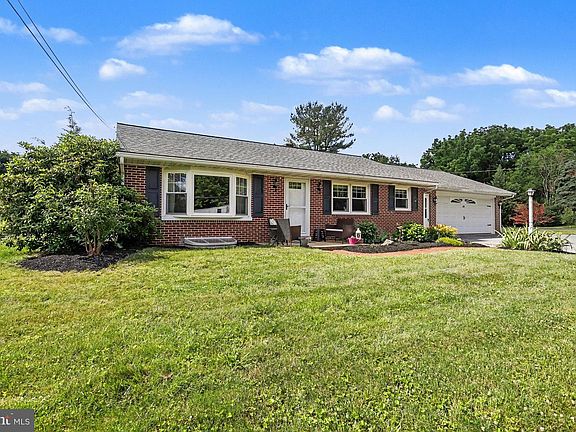 5th image of 273 W Penn Grant Rd