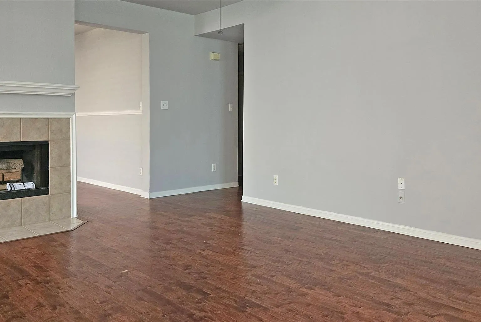 3 bed, 2.0 bath, 1665 sqft, $2,100 — Photo 2