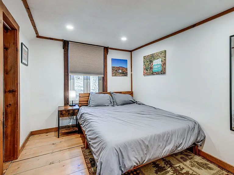1072 Route 100 — Photo 13