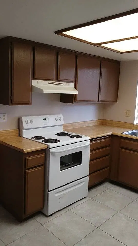 Gorgeous 3 bed/2 bath home with fresh paint and new carpet in Northwest Las Vegas! — Photo 4